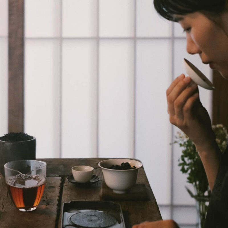 How to smell the fragrance of tea (1)