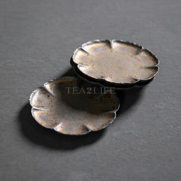 Iron-glazed Gilt Ceramic Lotus Tea Coaster