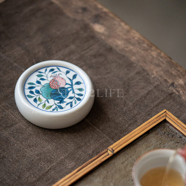 Retro Hand-painted Celadon Lid Holder - Gai Zhi 11 - Tea2Life