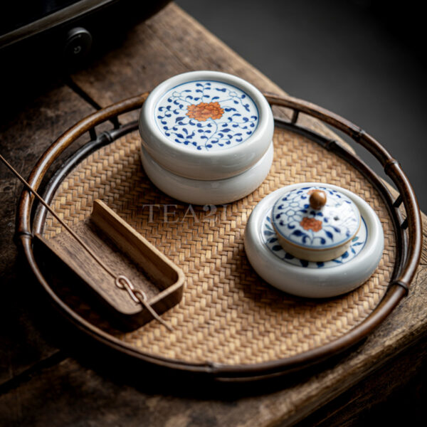 Retro Hand-painted Celadon Lid Holder - Gai Zhi 21 - Tea2Life