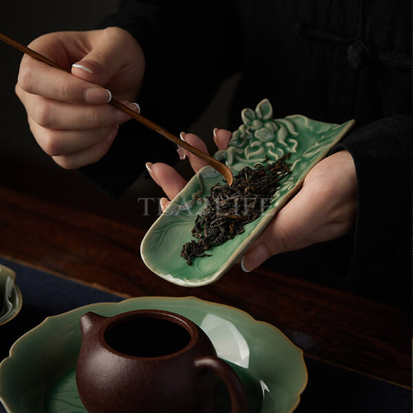 Handmade Celadon Tea Scoop with Lotus Pattern Decoration 1 - Tea2Life