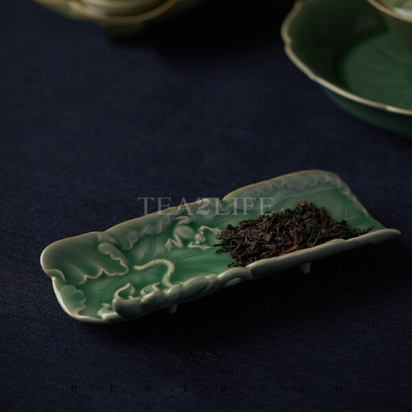 Handmade Celadon Tea Scoop with Lotus Pattern Decoration 4 - Tea2Life
