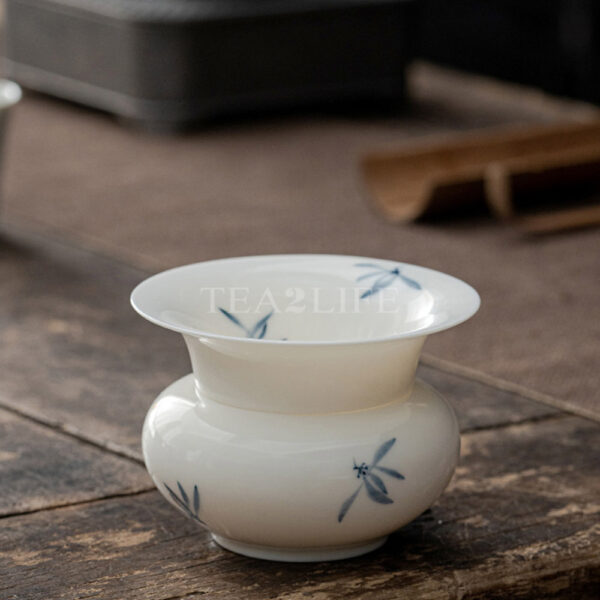 Jingdezhen Hand-painted Orchid White Porcelain Tea Strainer 1 - Tea2Life